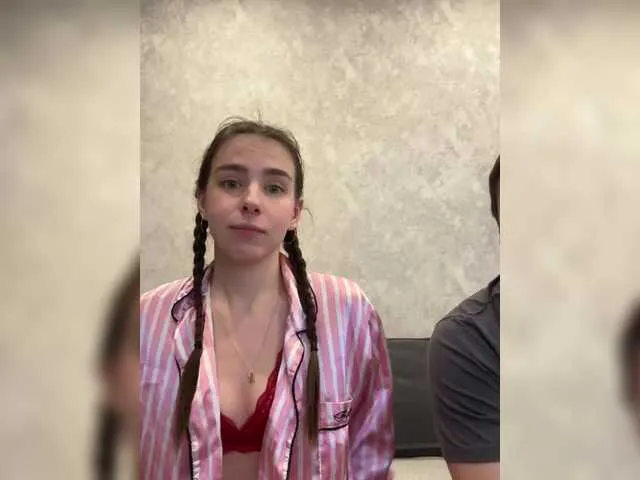 Sweety-couple private show on livefreen